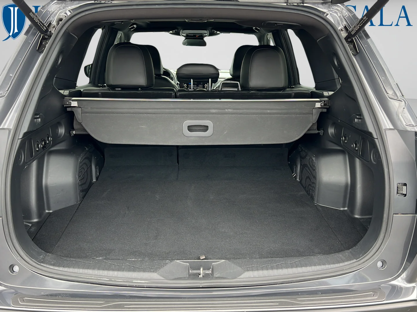 Used 2025 Magnetite Gray Metallic Subaru Premium image 9