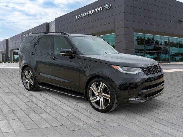 Used 2026 Santorini Black Metallic Land Rover Dynamic SE image 7