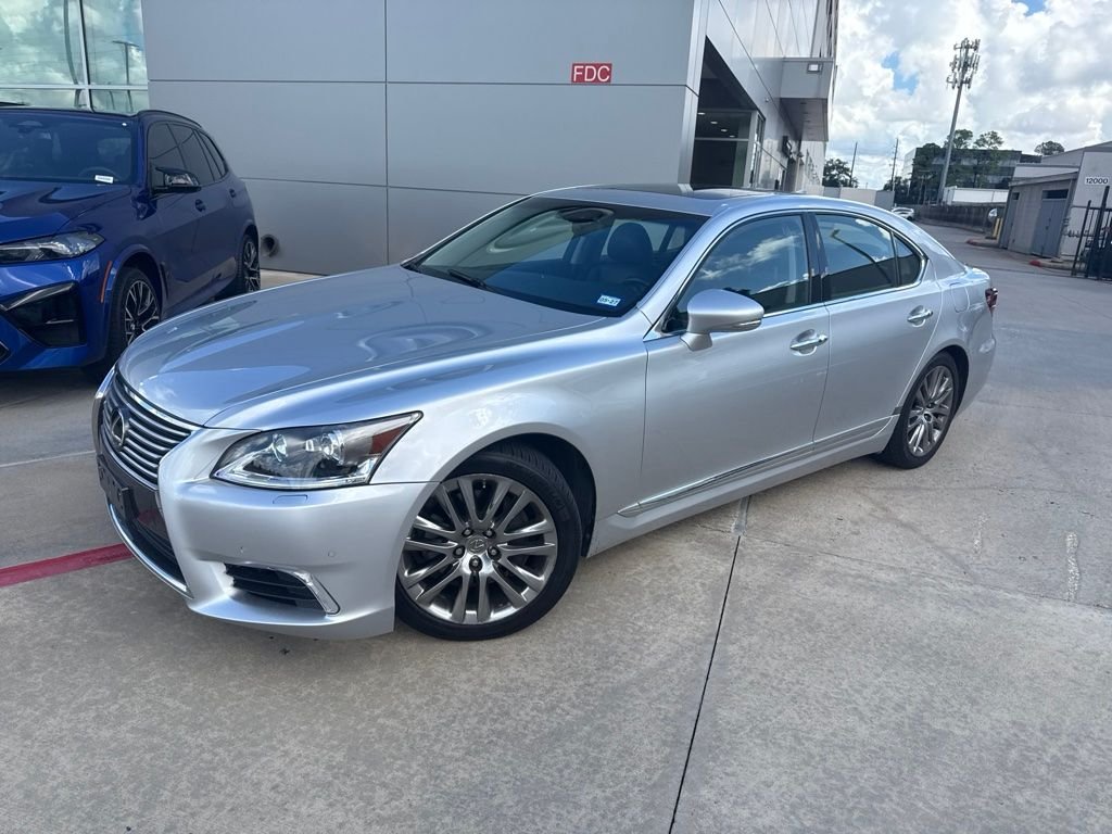 Used 2014 Liquid Platinum Lexus 460 image 1