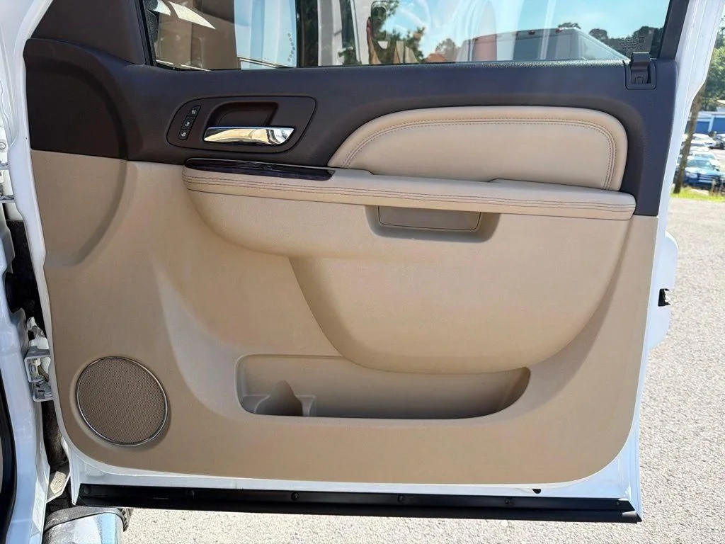 Used 2011 White GMC Denali image 22