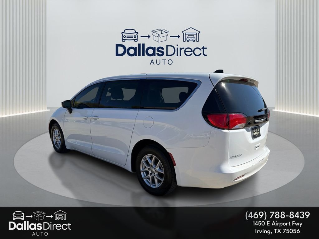Used 2023 Bright White Clearcoat Chrysler LX image 8