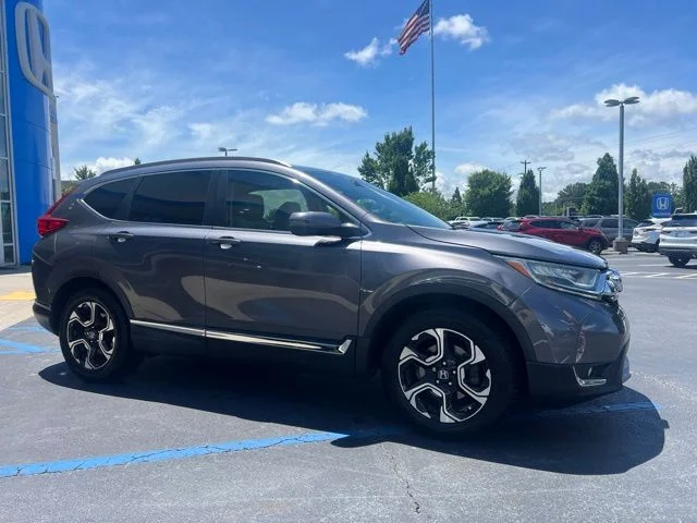 Used 2017 Modern Steel Metallic Honda Touring image 4