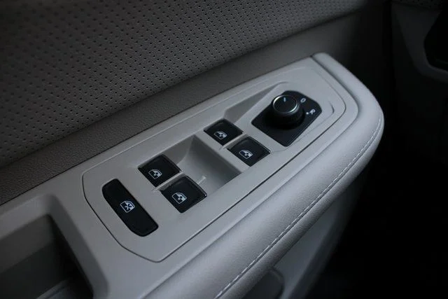 2026 Volkswagen Atlas SE w/Tech - Photo 19
