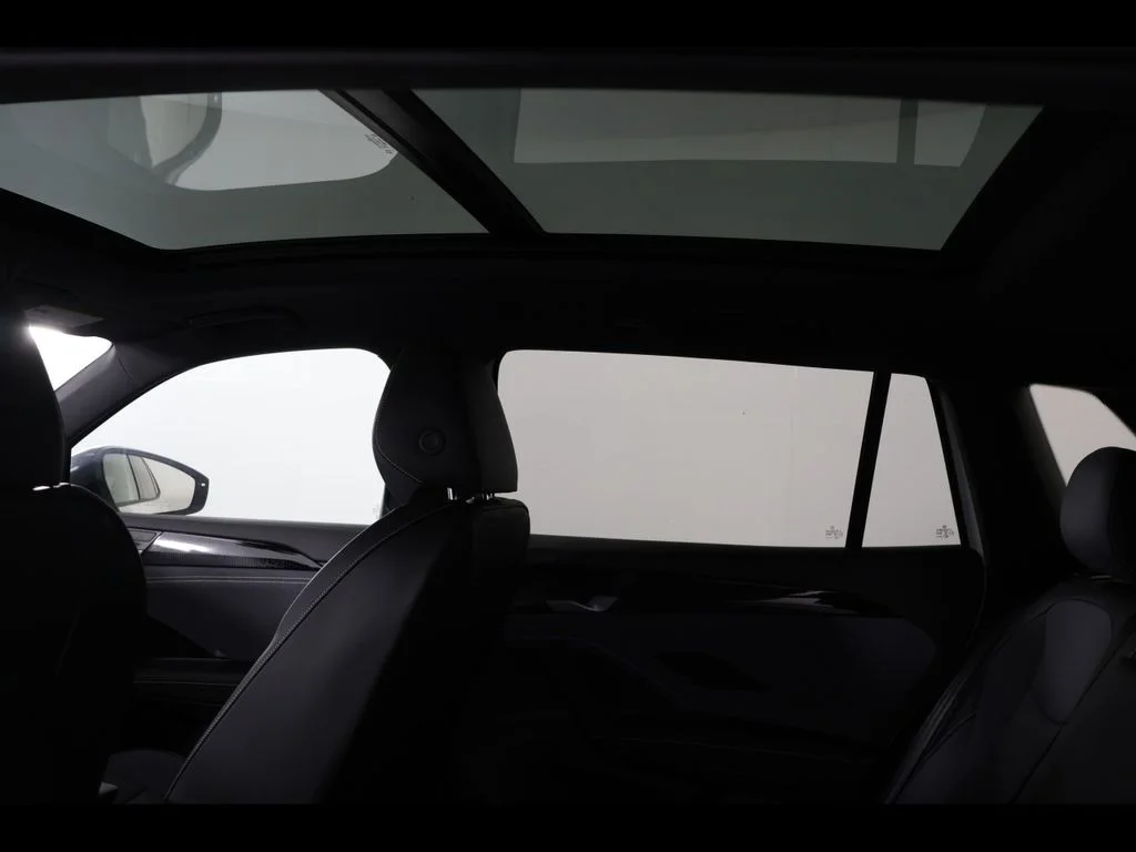 New 2026 White/off-white Volkswagen SE R-Line Black image 9