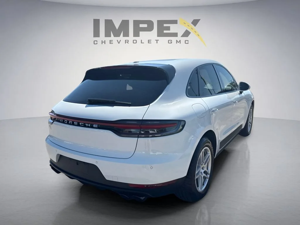 Used 2021  Porsche  image 5