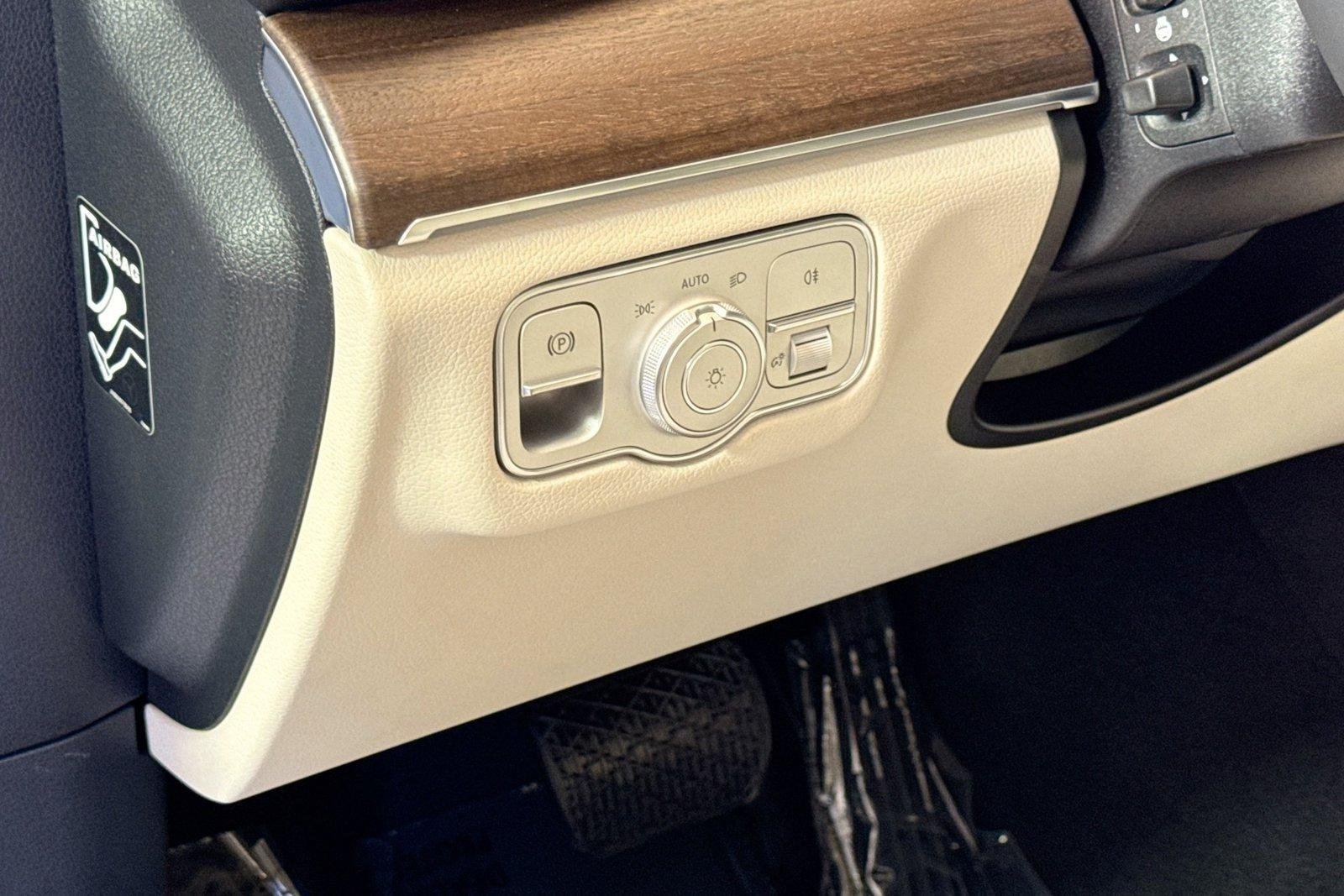 New 2026 Polar White Mercedes-Benz GLE 450 image 10