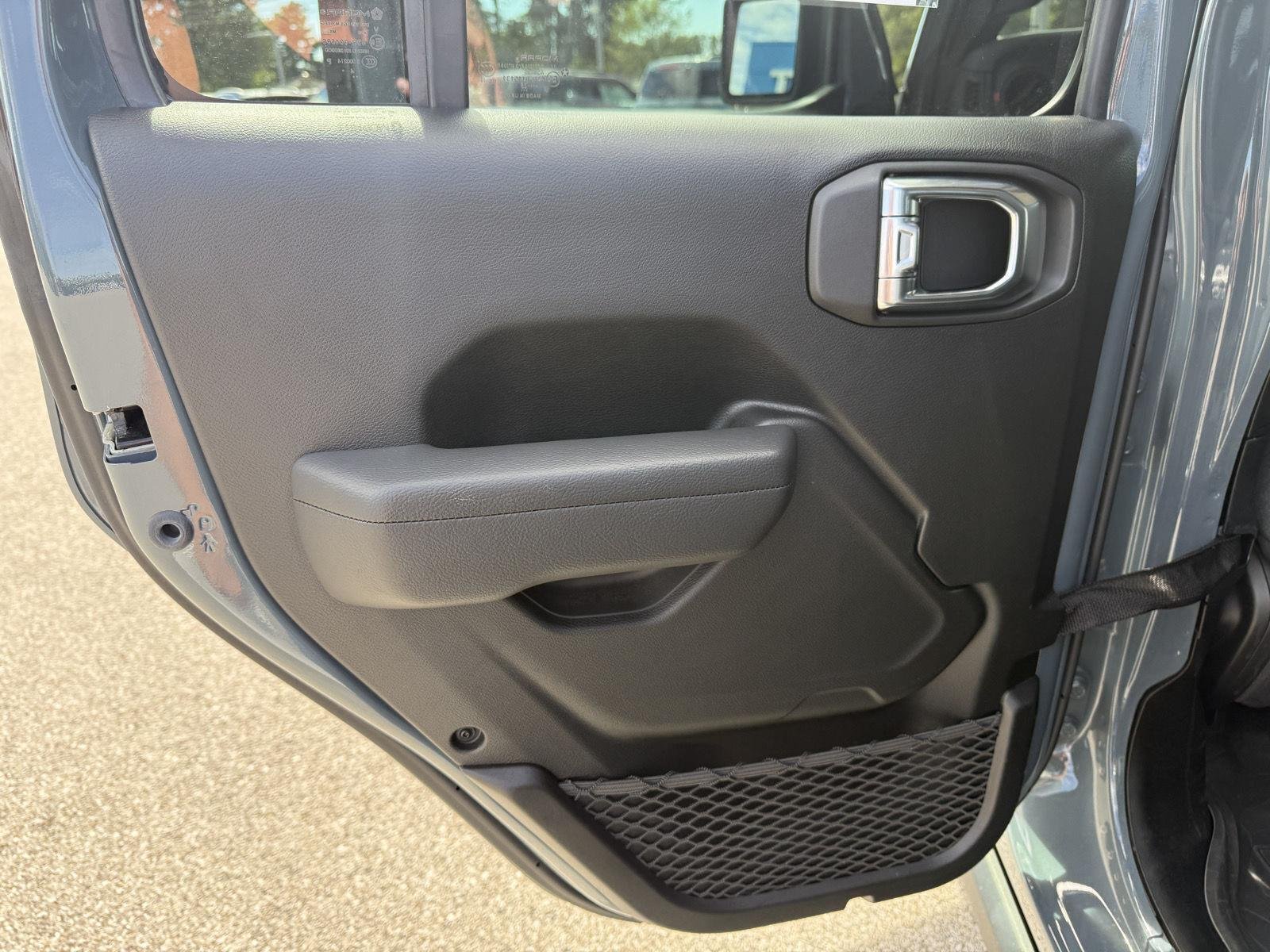 Used 2025 Anvil Clearcoat Jeep Rubicon image 30