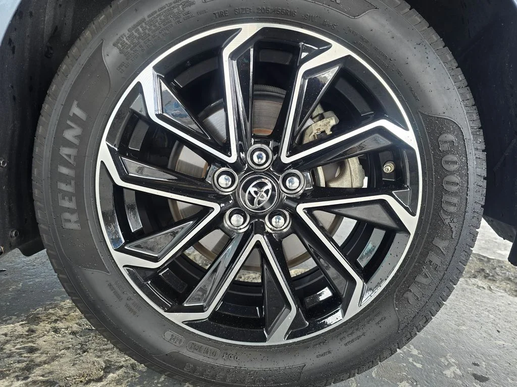 Used 2022  Toyota SE image 42