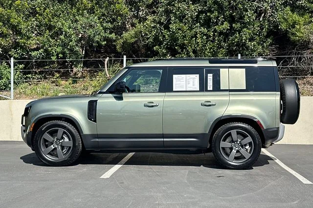 Certified Used 2025 Green Land Rover S image 2