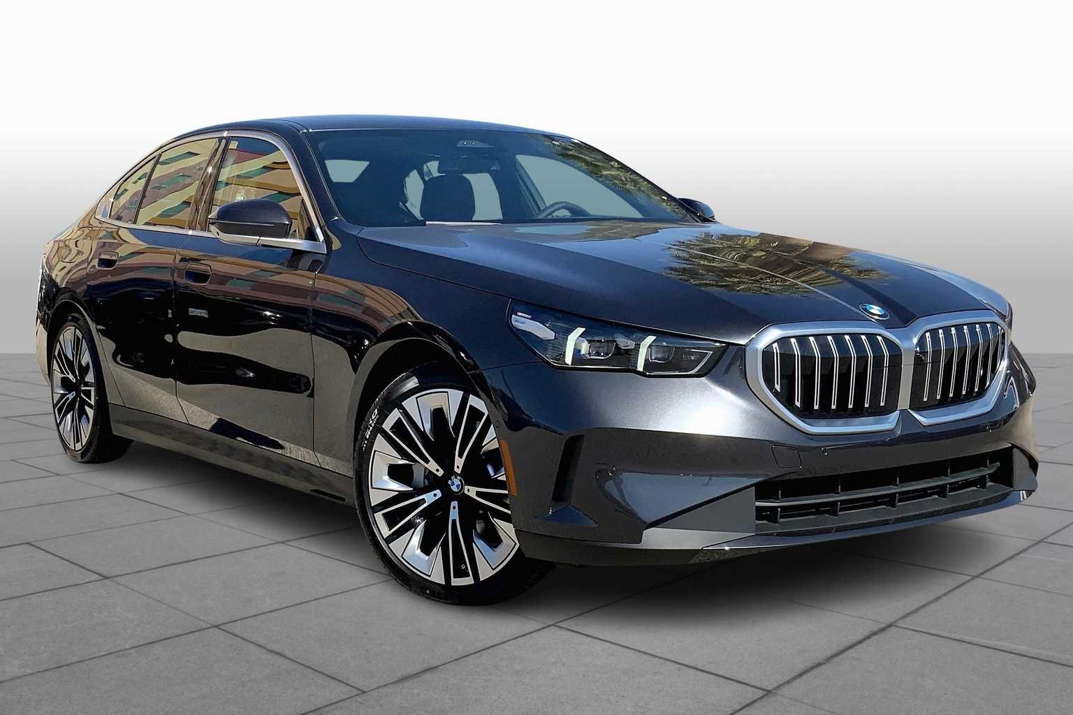 Used 2026 Dark Graphite Metallic BMW 530i xDrive image 2