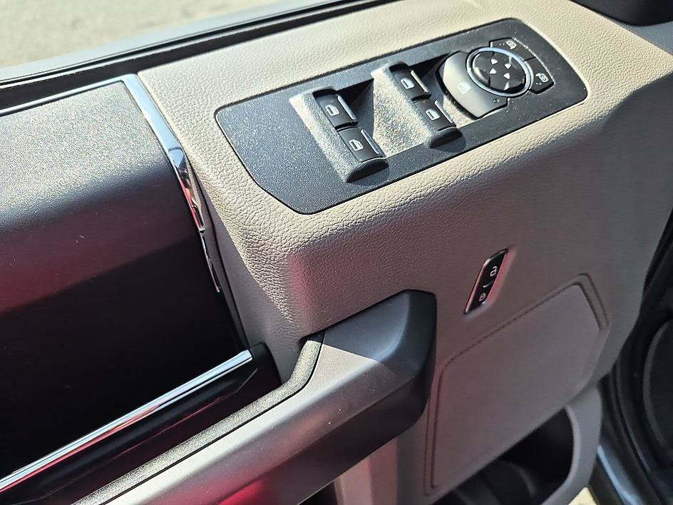 Used 2020 Magnetic Ford XLT image 13