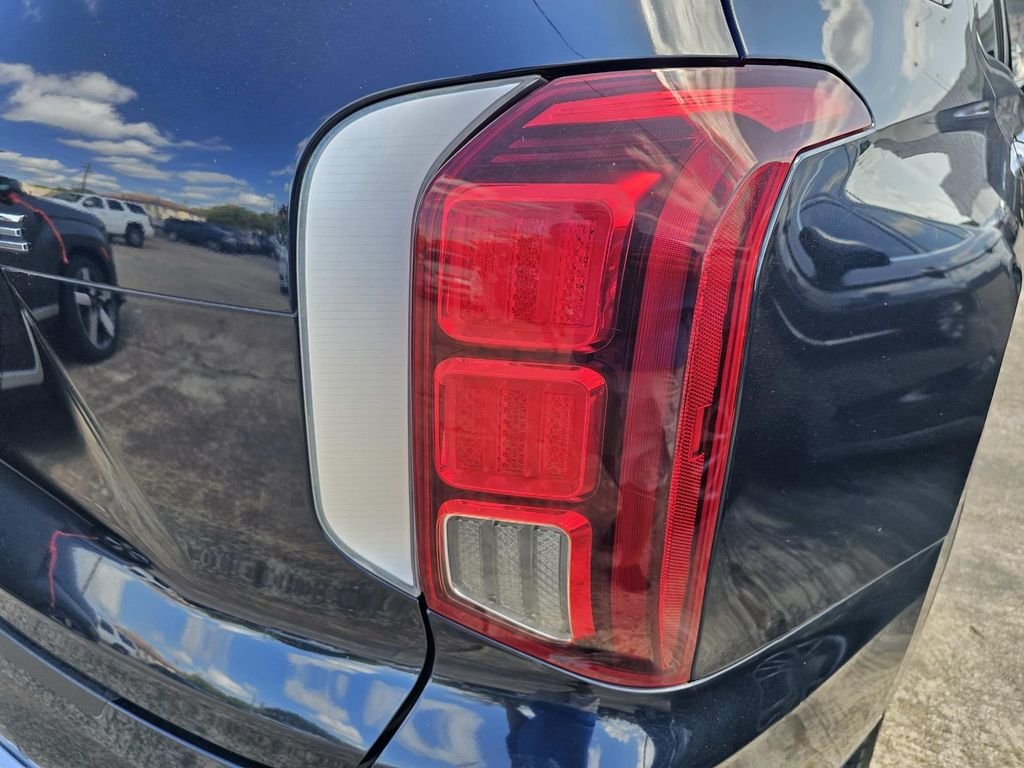 Used 2020 Blue Hyundai Limited image 17