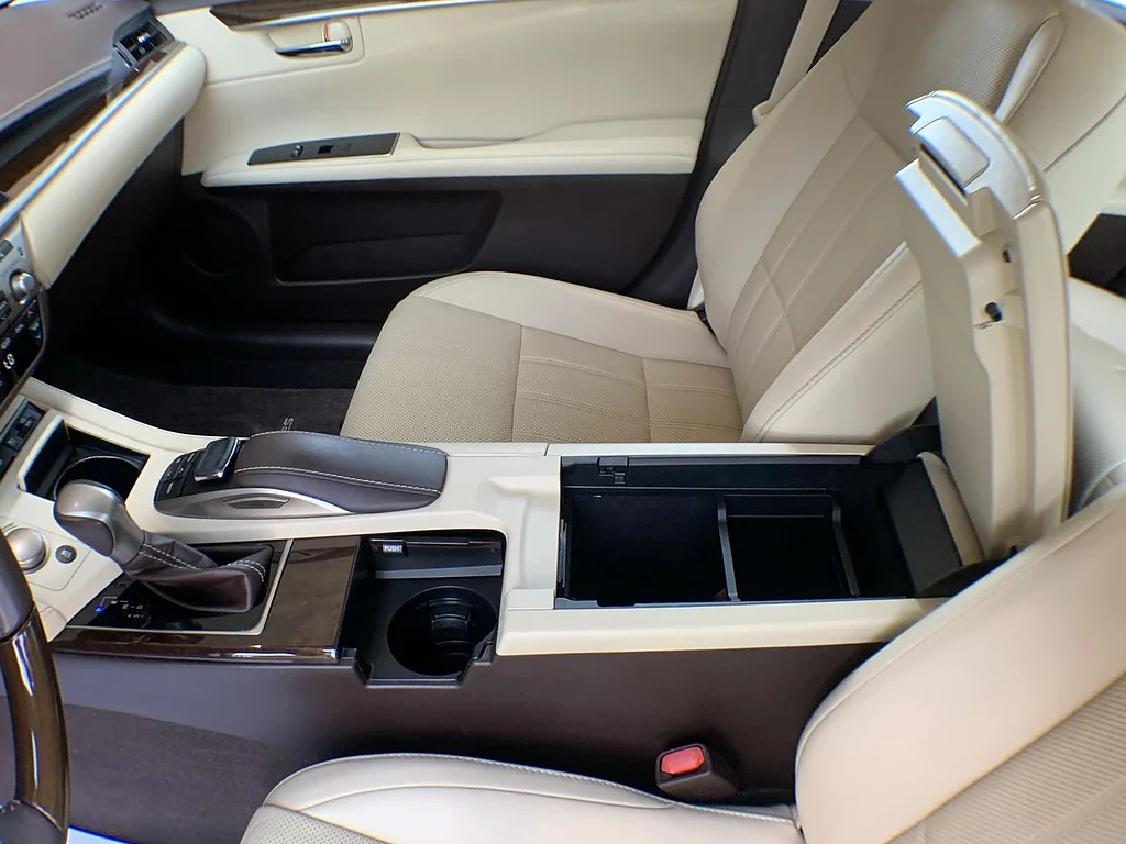 Used 2018 Eminent White Pearl Lexus 350 image 21