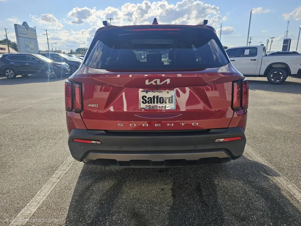 Used 2022 Red Kia S image 7