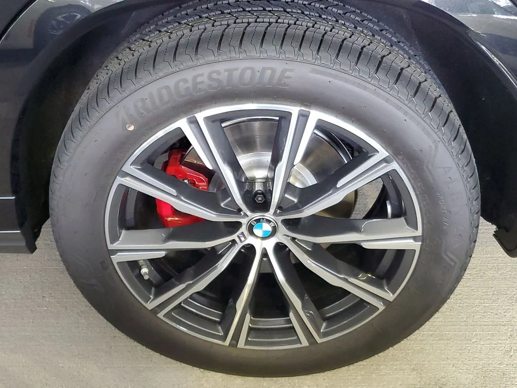 New 2027 Black Sapphire Metallic BMW xDrive40i image 5