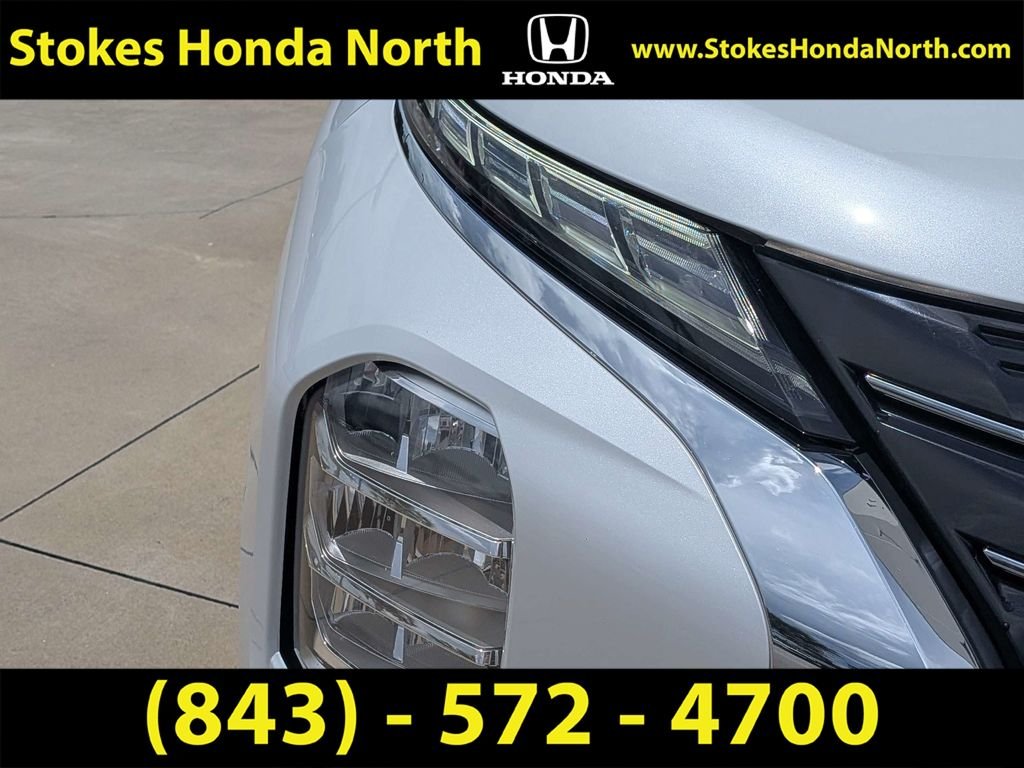 Used 2023  Mitsubishi SE image 11