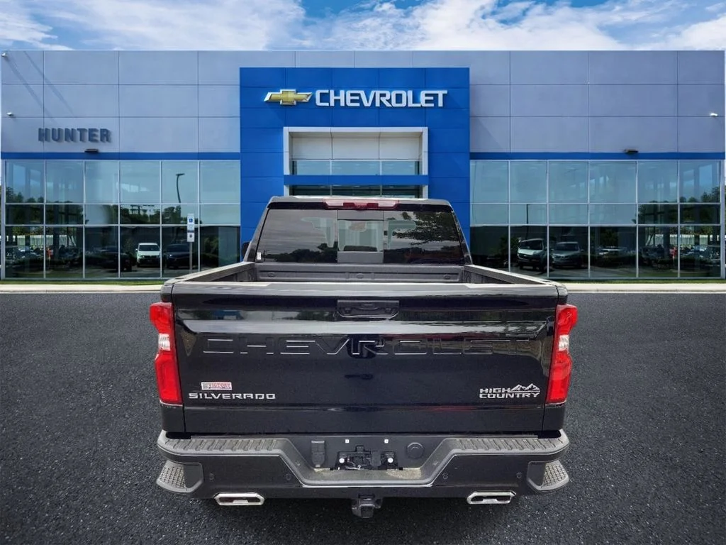 New 2026 Black Chevrolet High Country image 3