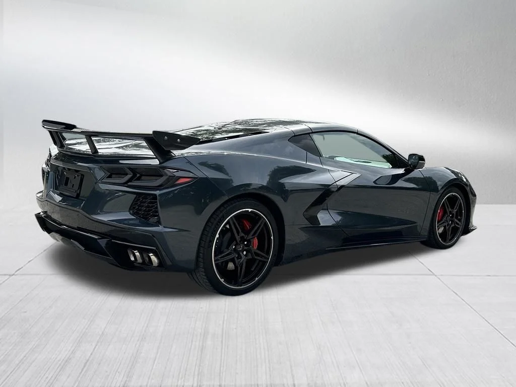 Used 2021 Gray Chevrolet Stingray image 6