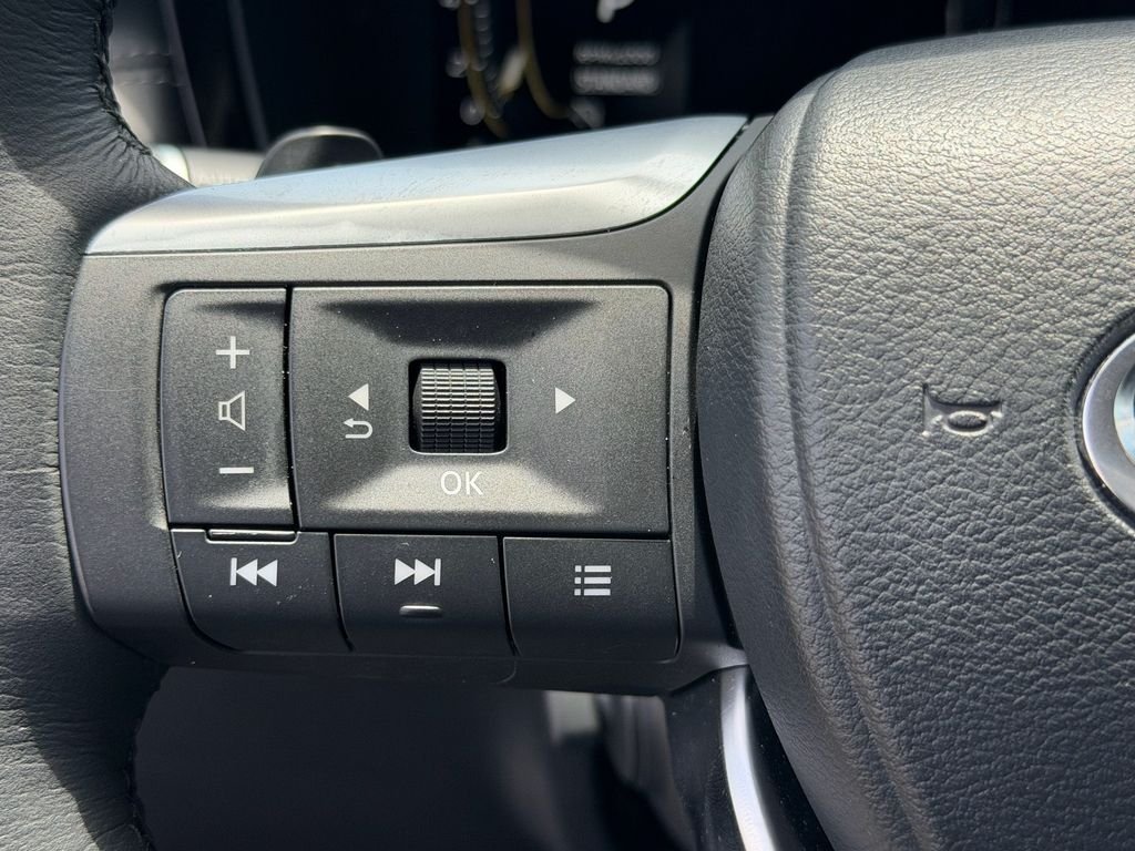 Used 2026 Green INFINITI LUXE image 27