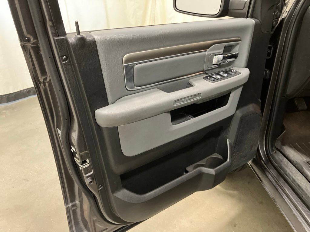 Used 2020 Granite Crystal Metallic Clearcoat Ram Warlock image 10
