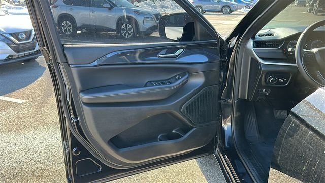 Used 2023 Black Jeep Altitude X image 8