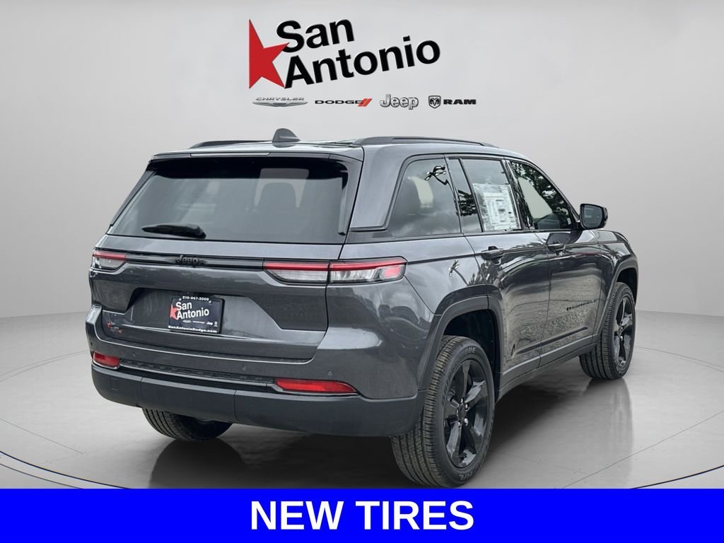 New 2025 Baltic Gray Metallic Clear-Coat Exterior Paint Jeep Altitude X image 14