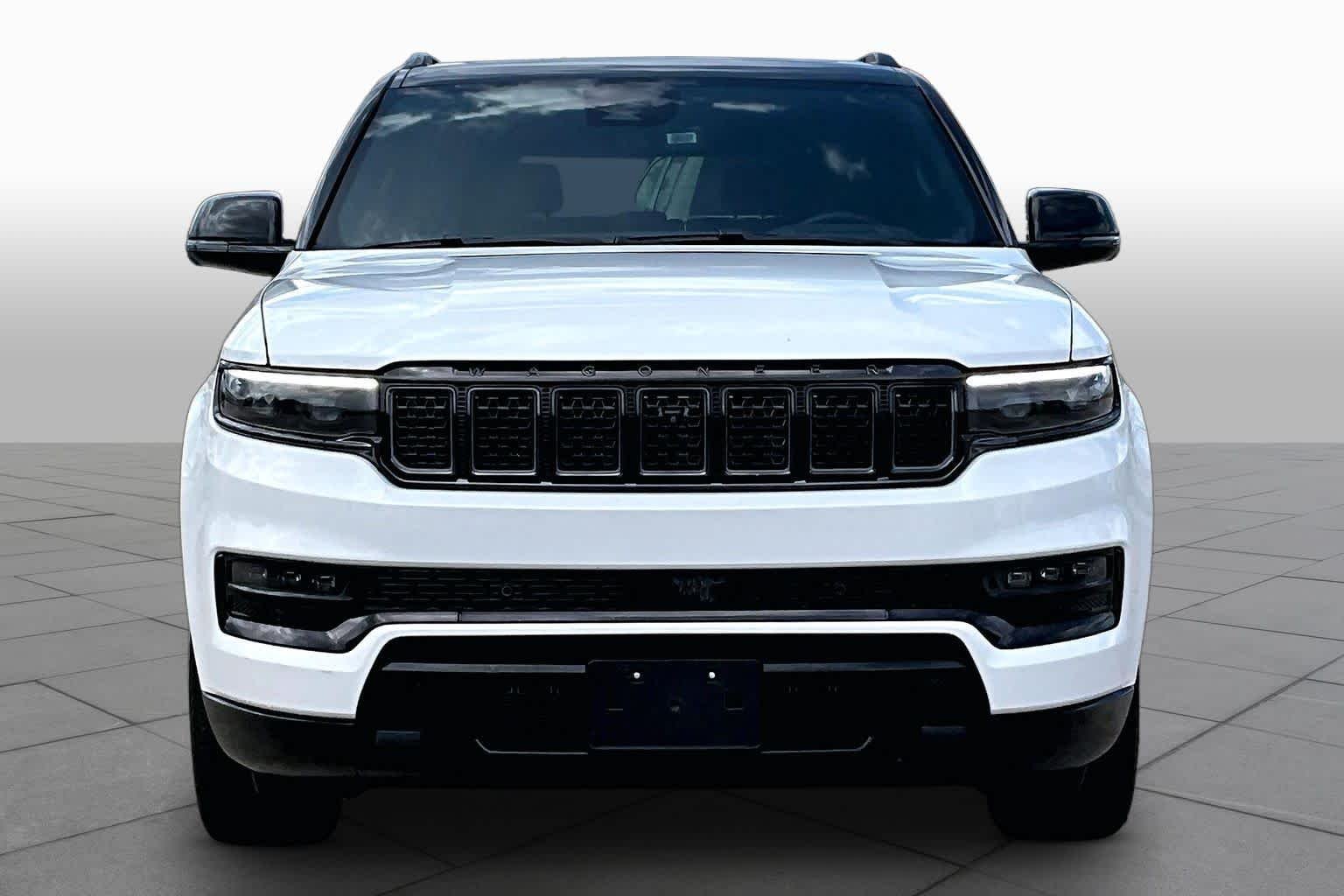 Used 2024 Bright White Clearcoat Jeep Series II Obsidian image 4