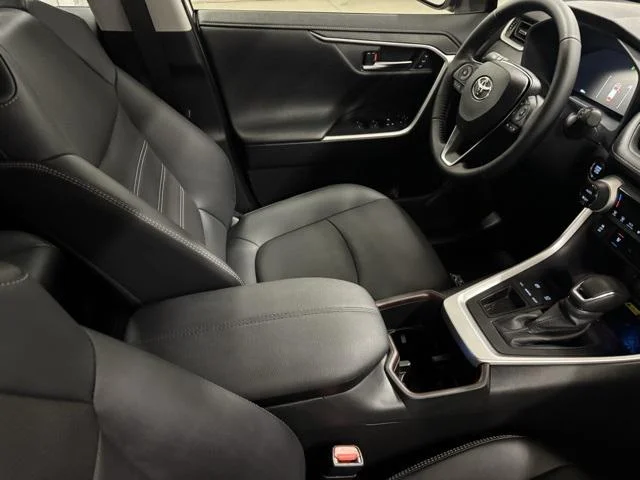 Used 2025 WIND CHILL PEARL Toyota  image 21