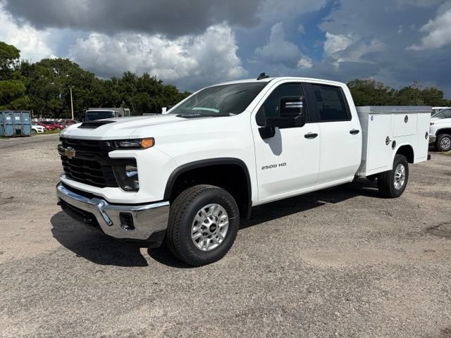 New 2026 Summit White Chevrolet WT image 3