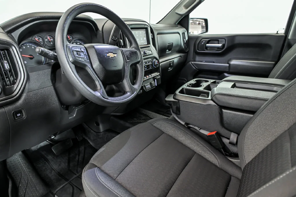 2025 Chevrolet Silverado 1500 Custom - Photo 9