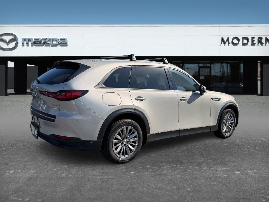 Used 2024 Platinum Quartz Mazda Preferred image 5