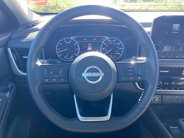Used 2023 Super Black Nissan SL image 19