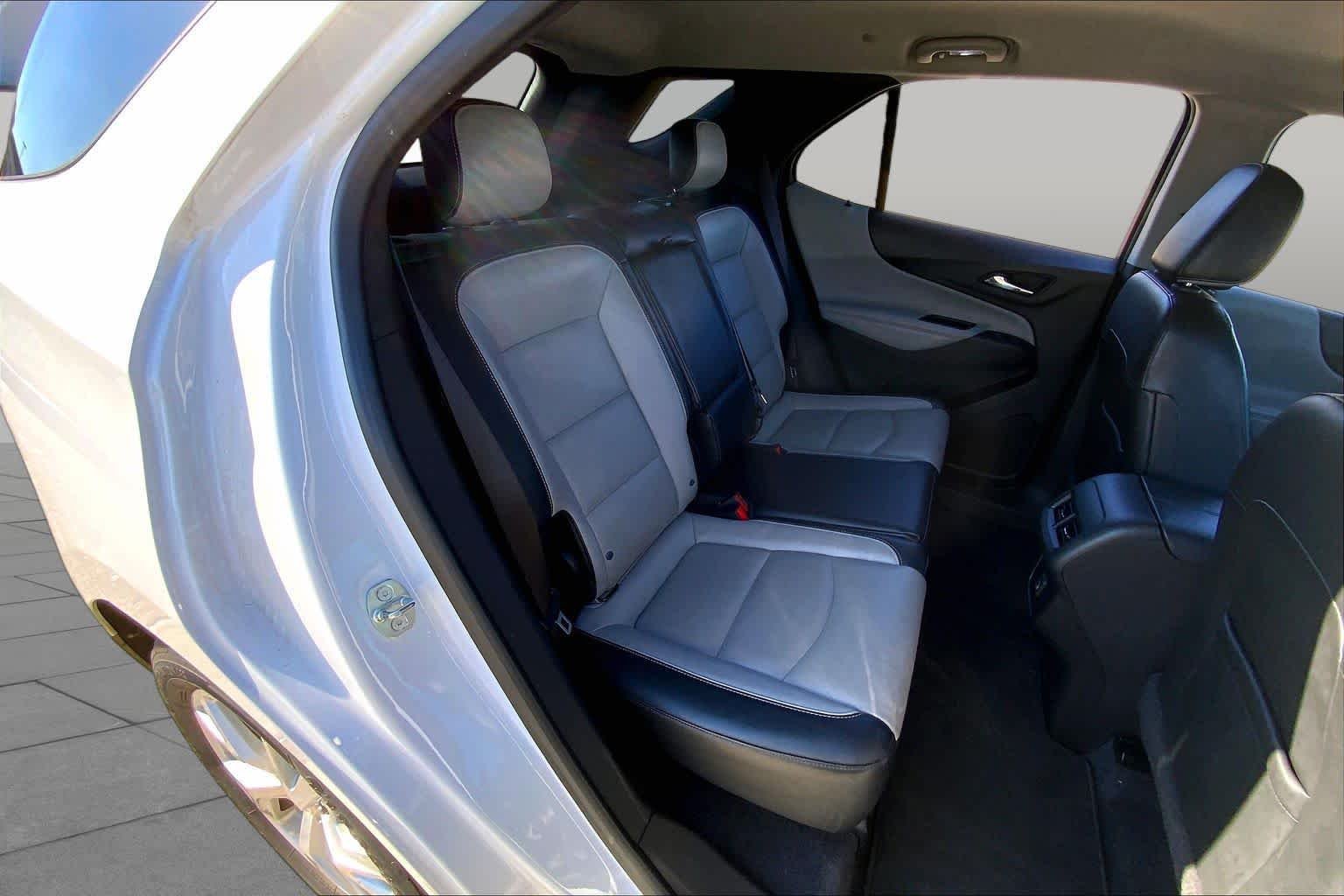 Used 2020 Iridescent Pearl Tricoat Chevrolet Premier image 19
