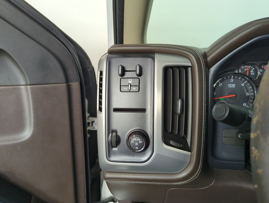 Used 2014 White GMC SLT image 19