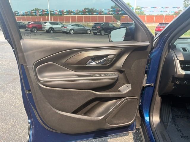 Certified Used 2022 Marine Metallic GMC SLE image 12