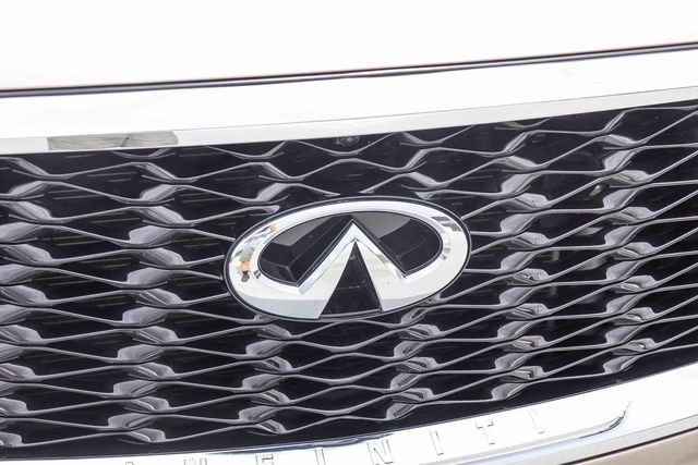 Used 2023 Silver INFINITI LUXE image 10