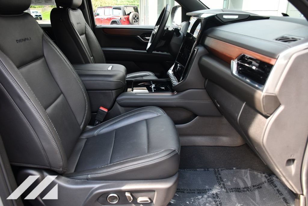 Used 2025 Sterling Metallic GMC Denali image 30