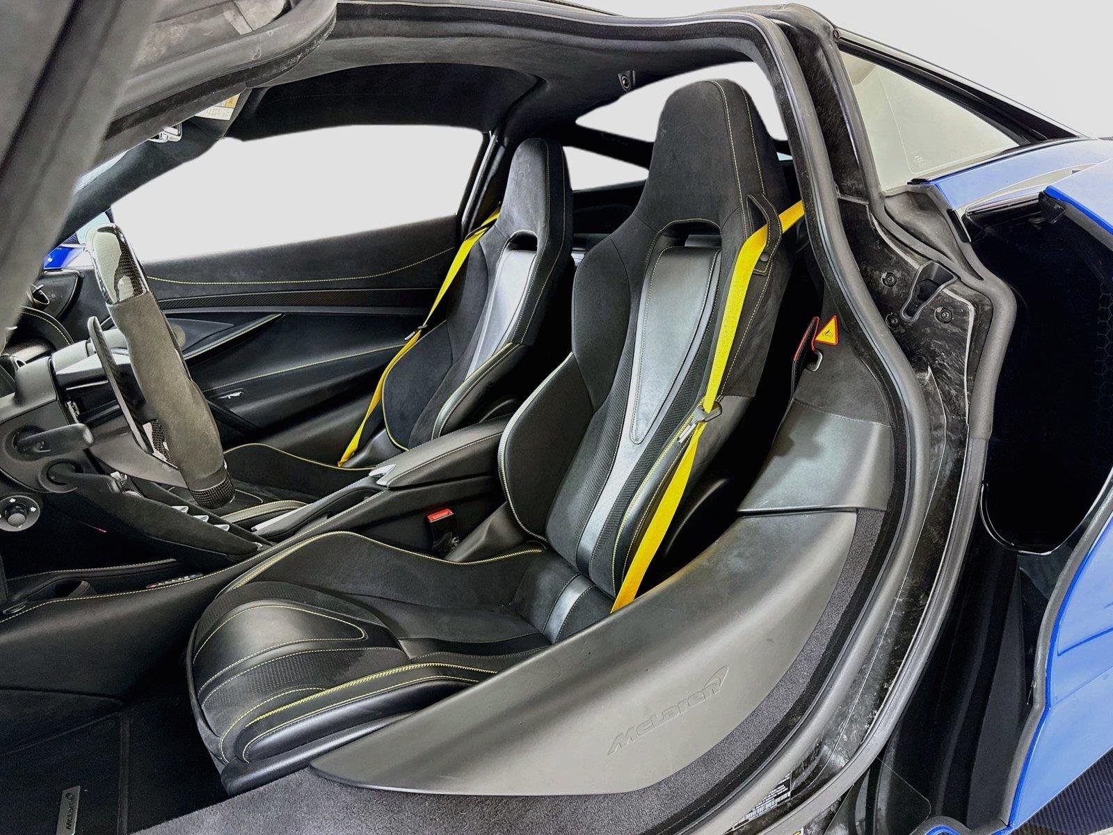 Used 2021 MSO Paris Blue / Miami Blue Wrap McLaren Performance | Full Ryft Body Kit | Carbon Steering Wheel | Exhaust | Custom Wheels image 14