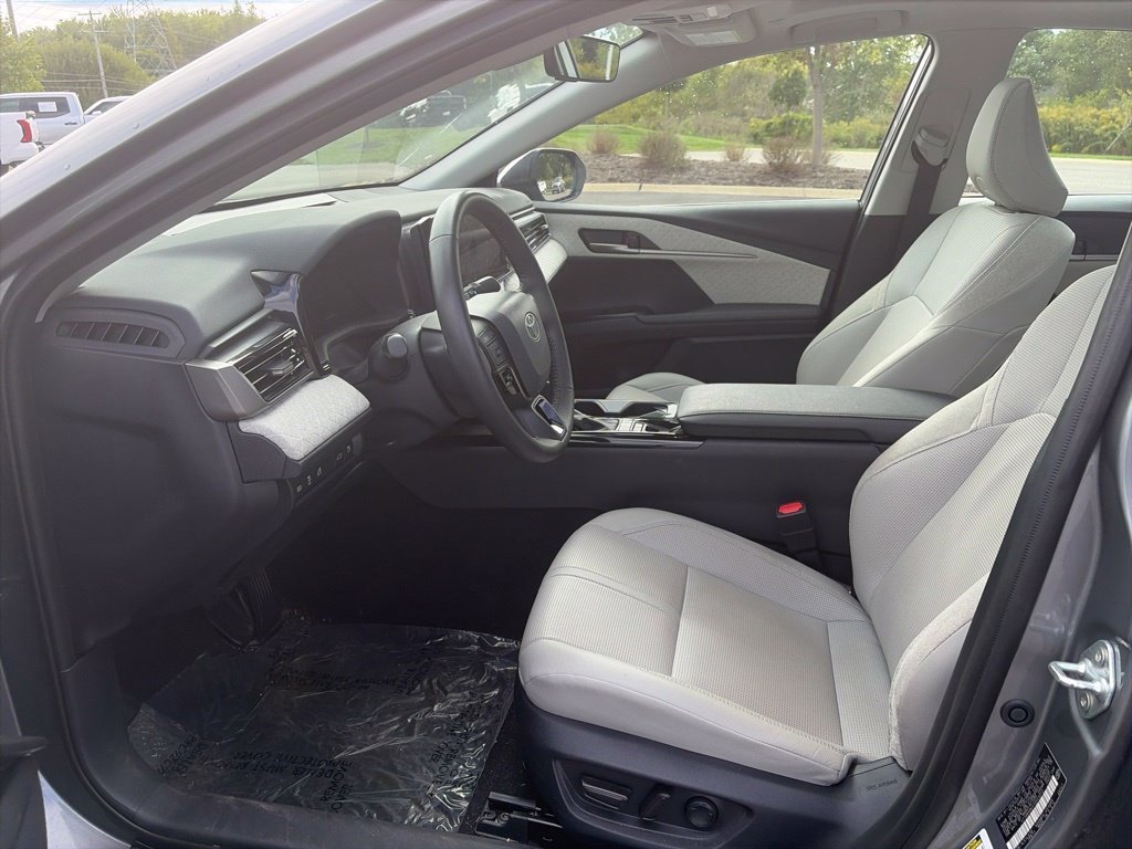 Used 2026  Toyota XLE image 11