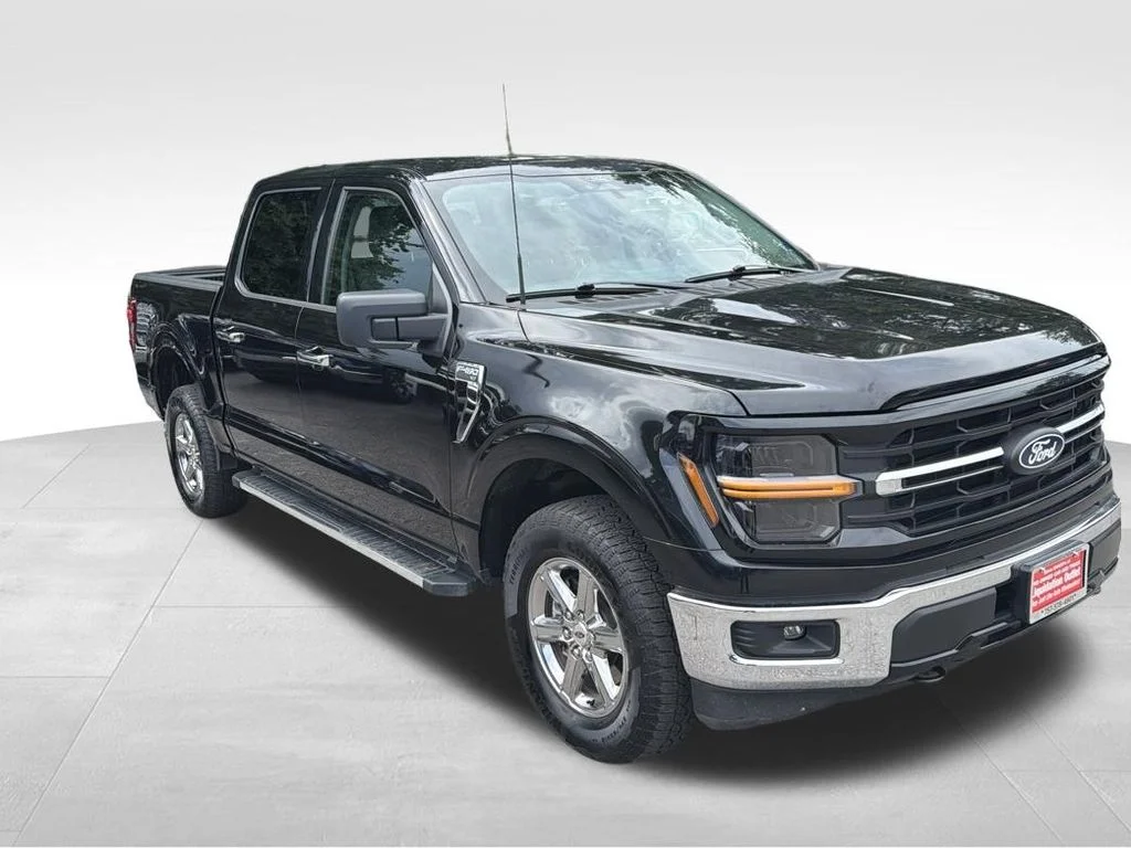 Used 2025 Black Ford XLT image 3