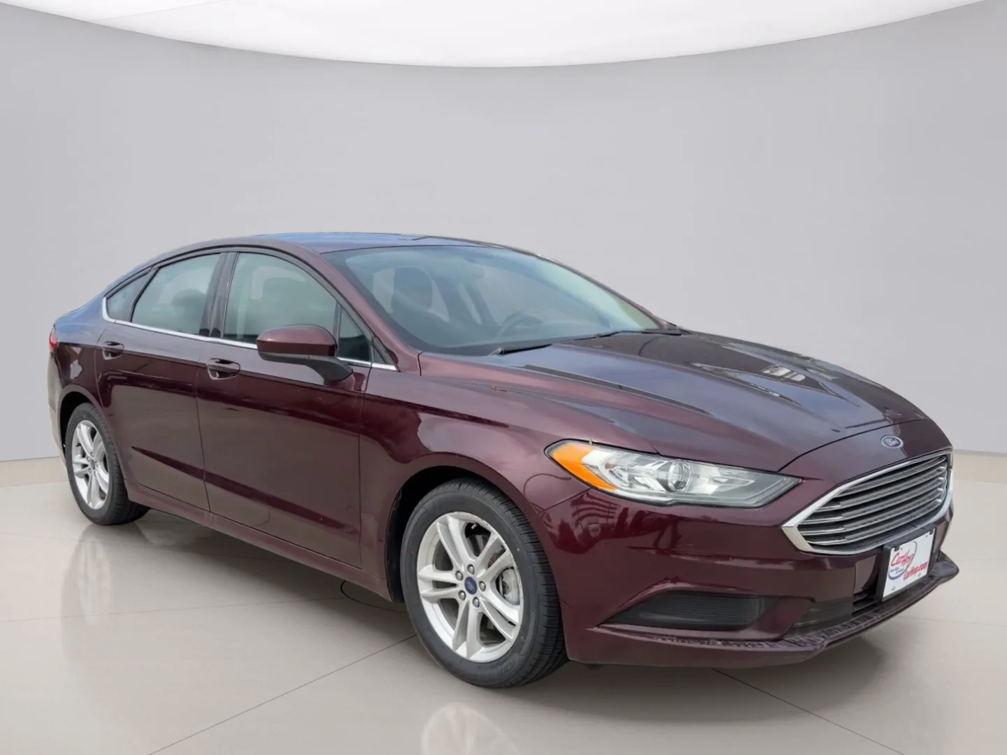 Used 2018 Maroon Ford SE image 3