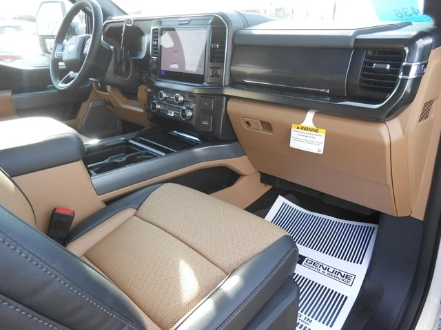 New 2026 Star White Metallic Tri-Coat FORD F-350® Lariat® image 8