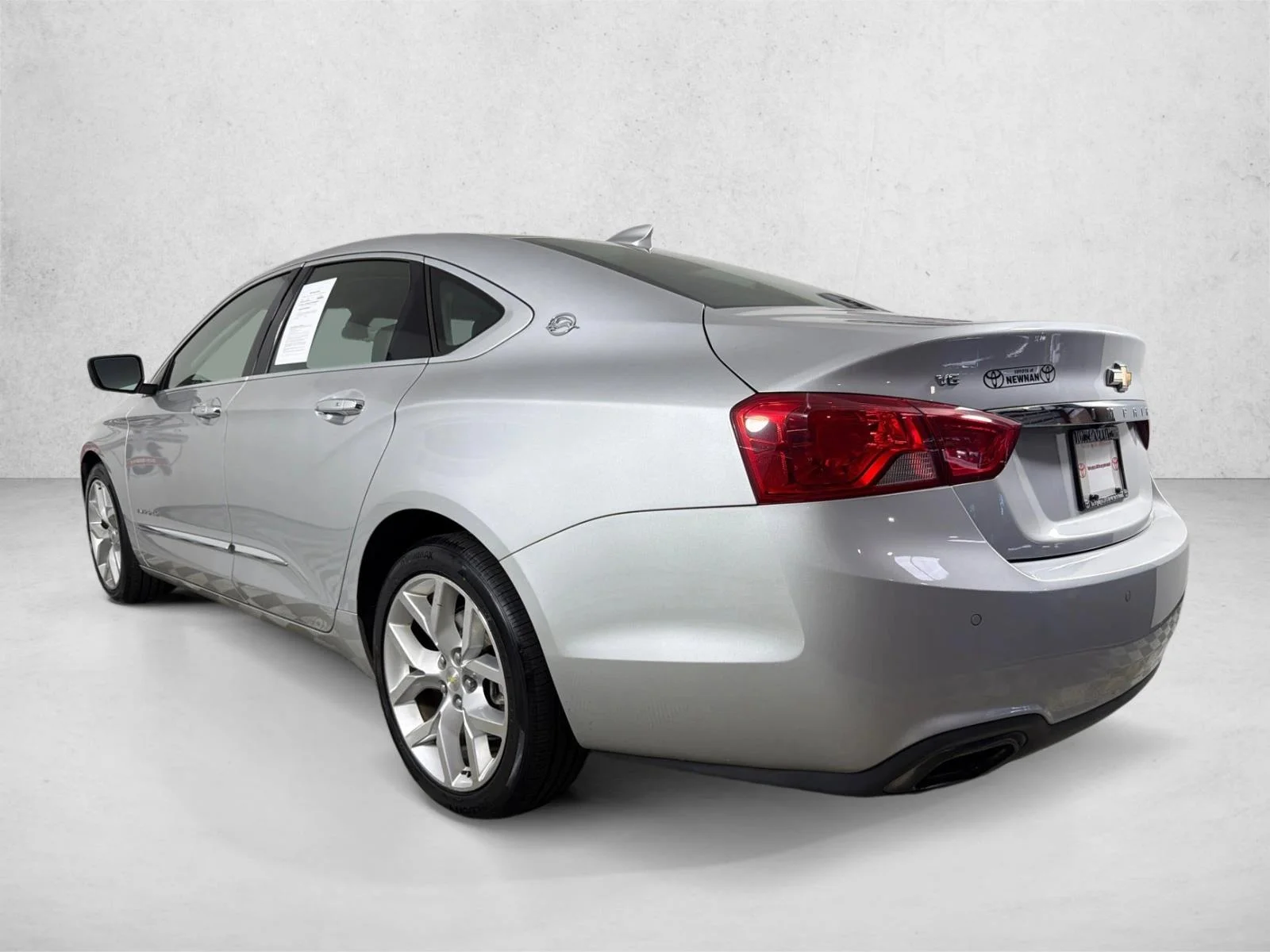 Used 2018 Beige Chevrolet Premier image 6