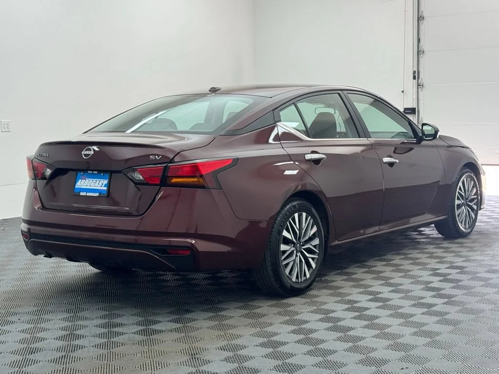 Used 2024 Red Nissan 2.5 SV image 6