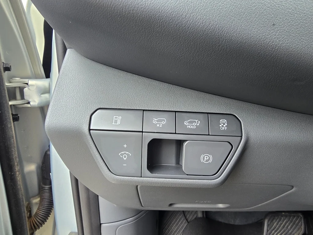 Used 2024 Ivory Silver Matte Kia Land image 17
