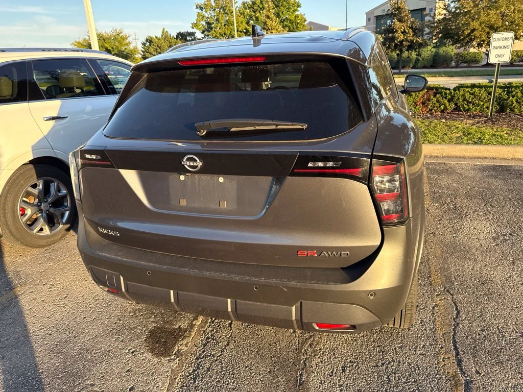 Used 2026 Gray Nissan SR image 3