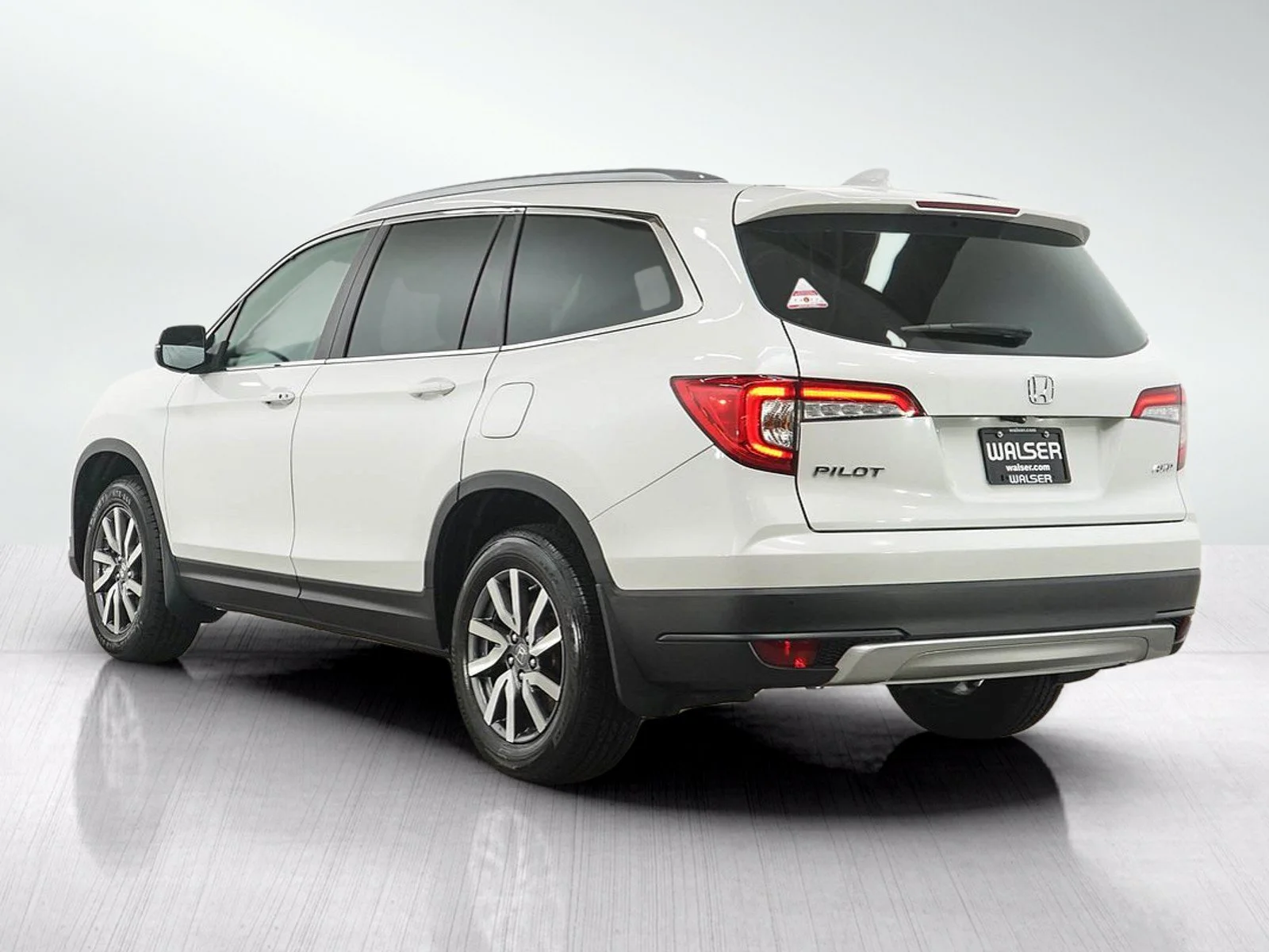 Used 2022 Platinum White Pearl Honda Black Edition image 3