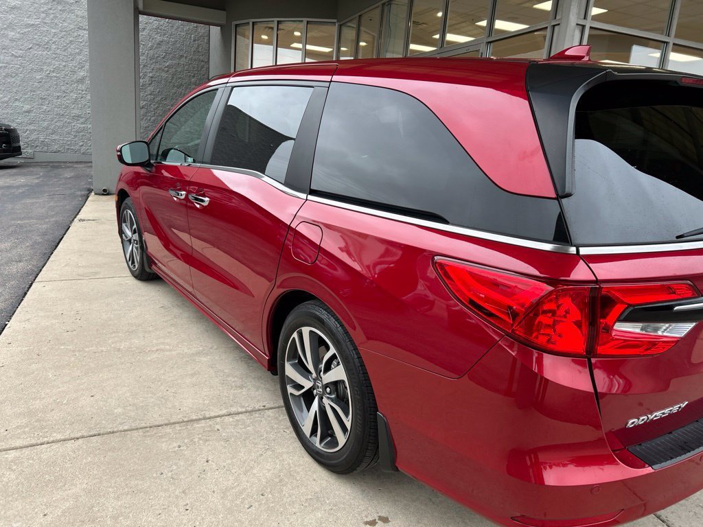 Used 2024  Honda Touring image 3
