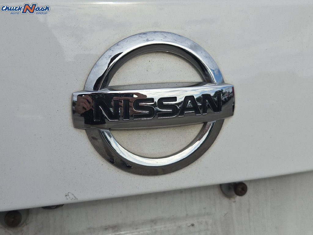 Used 2022 White Nissan SV Xtronic CVT image 7