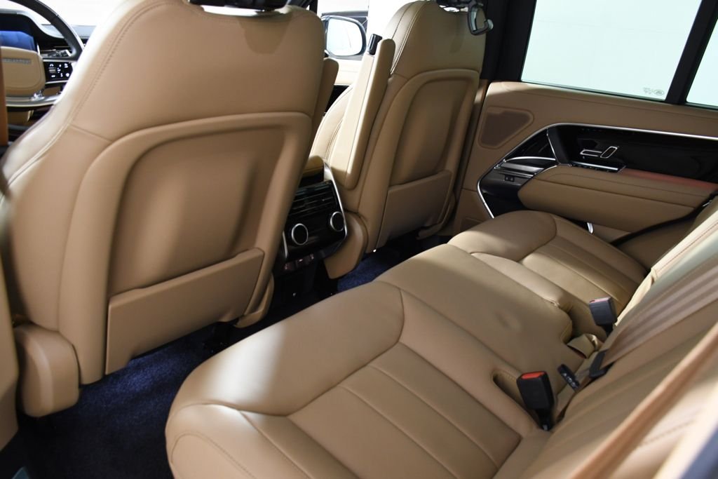New 2026 Fuji White Land Rover SE image 26